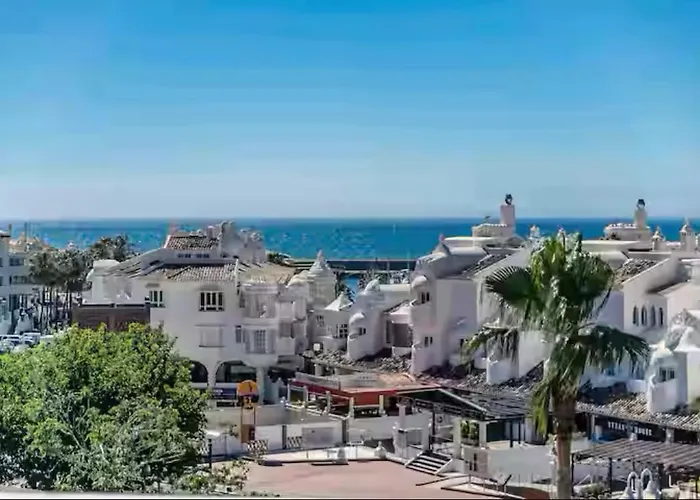 Apartamento Alay en Puerto Marina vistas playa